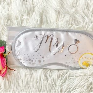 New with tags “MRS” EYE MASK with a Diamond 💍. Perfect for the new BRIDE! #MRS